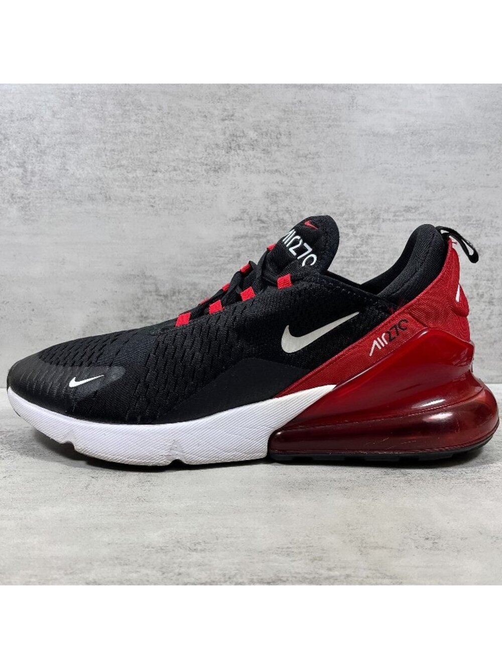 Nike Air Max 270 Running Shoes - Men's Size 11 - Black Red